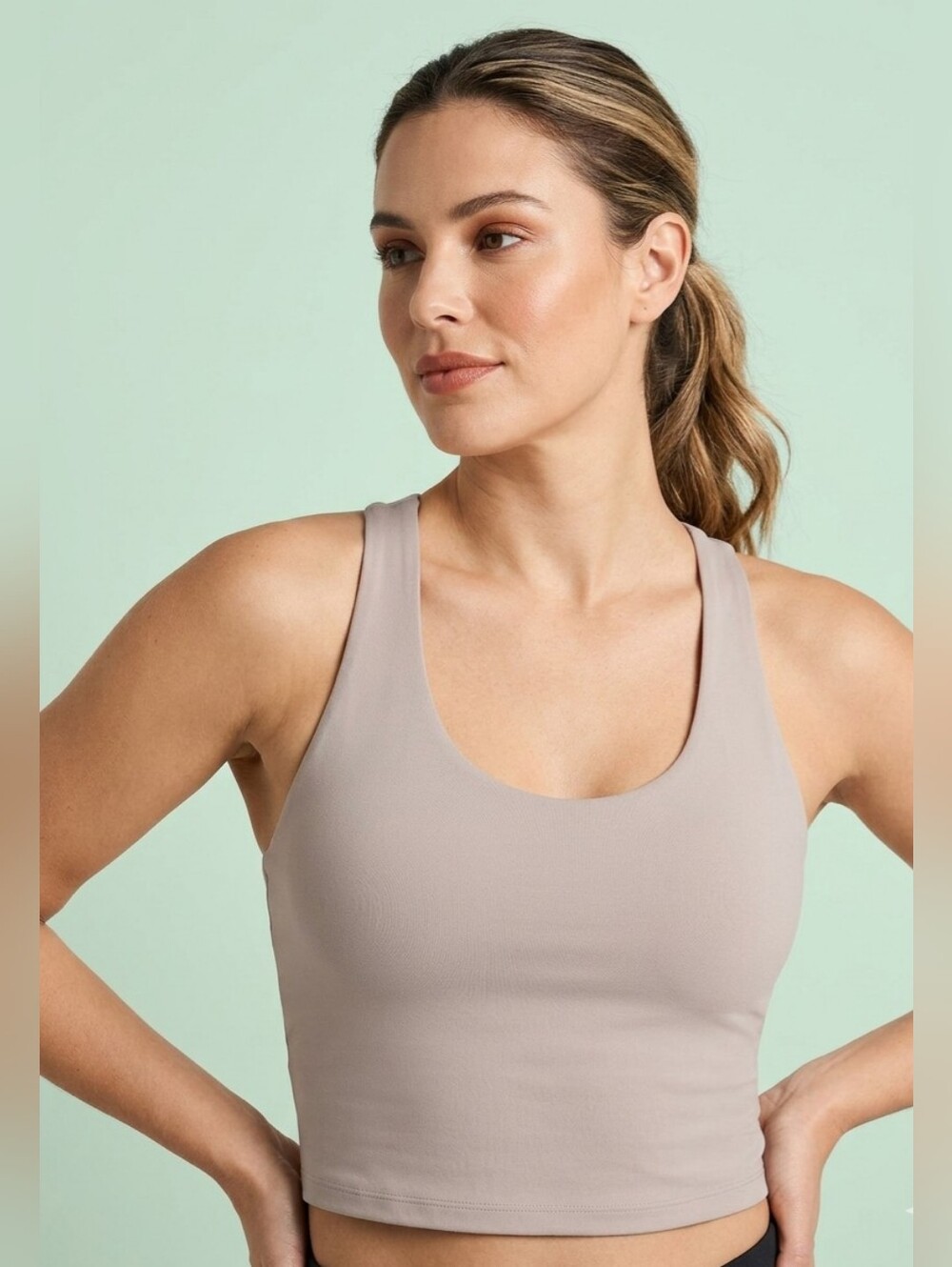 Jockey Women's Seamless Scoop Crop Tank Top Built In Bra- Taupe Size Small NWOT